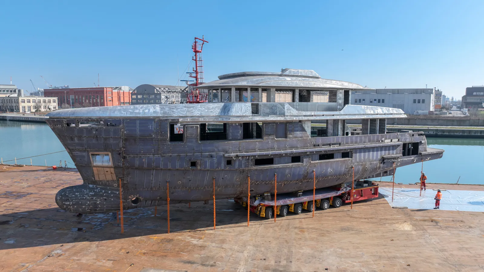 35m Explorer